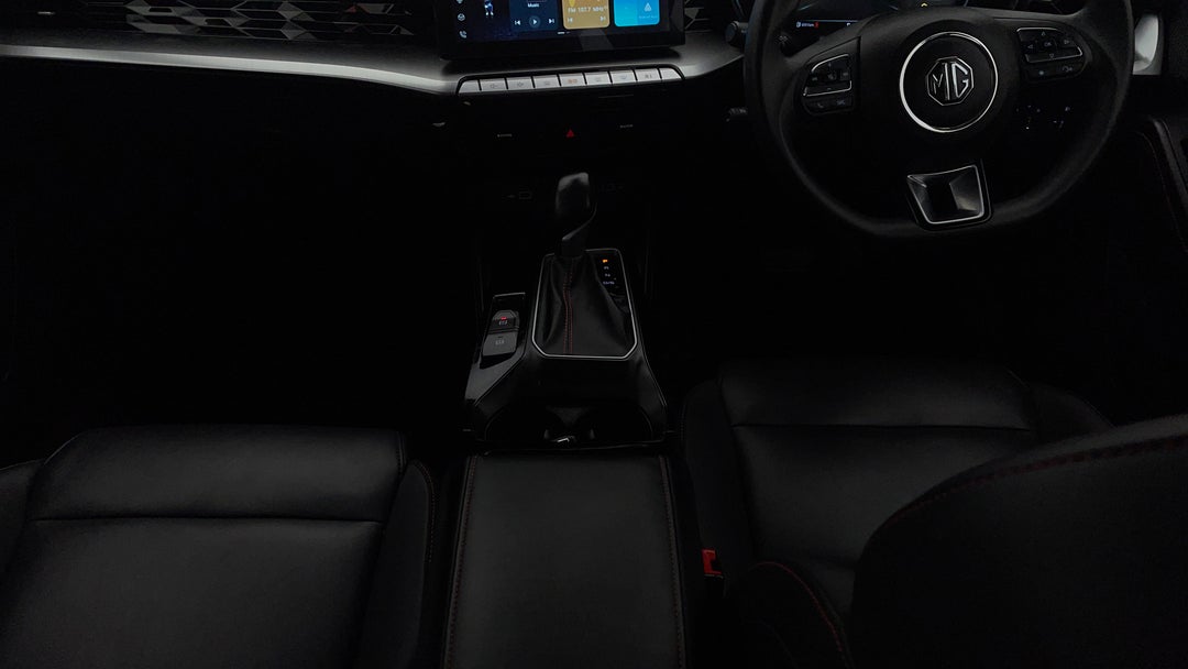 2023 MG Mg5 Vibe, Automatic, 18970 km, Center Console