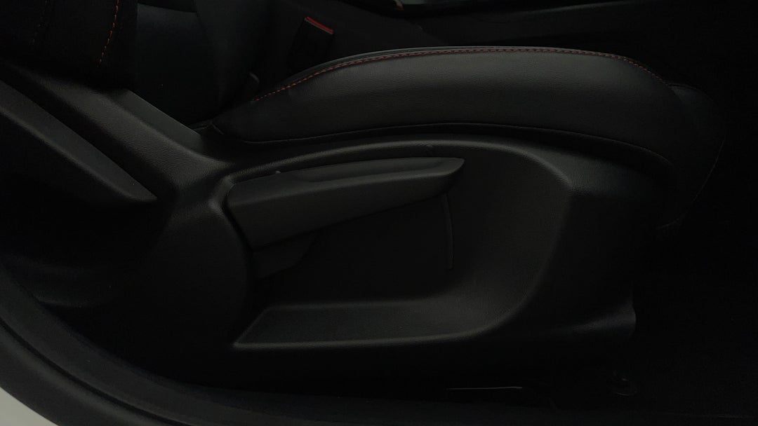 2023 MG Mg5 Vibe, Automatic, 18970 km, Drivers Side Adjustment Panel