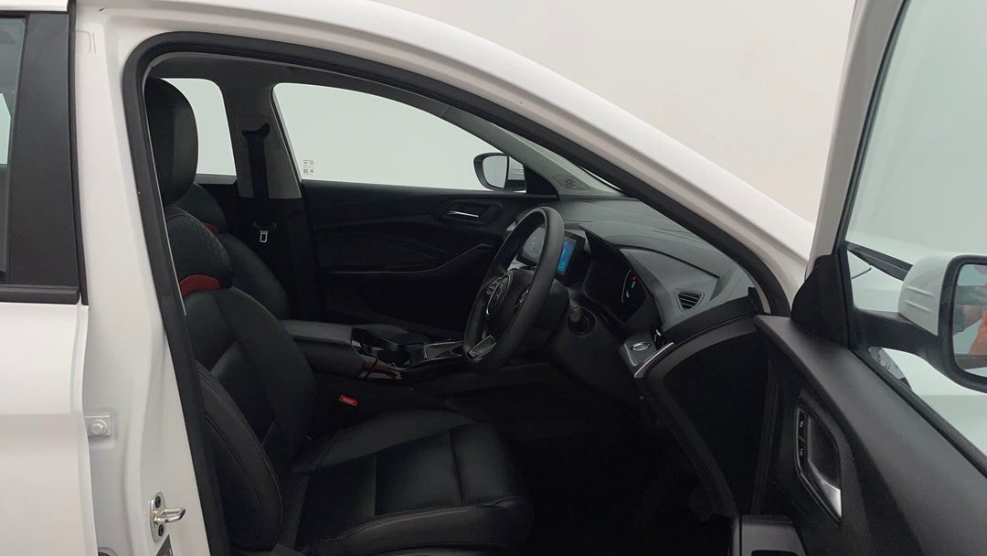 2023 MG Mg5 Vibe, Automatic, 18970 km, Right Side Front Door Cabin View