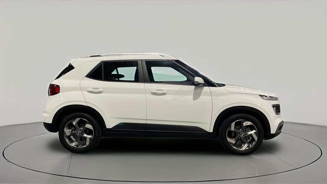 2023 Hyundai Venue Active, Automatic, 34314 km, Right Side View