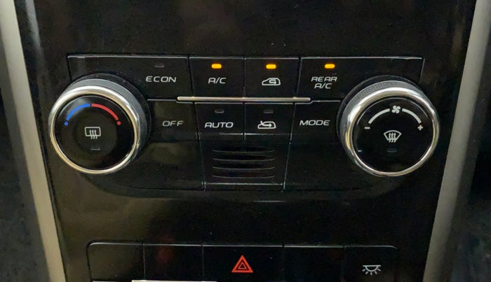 2019 Mahindra XUV500 W7 AT, Diesel, Automatic, 67,102 km, Automatic Climate Control
