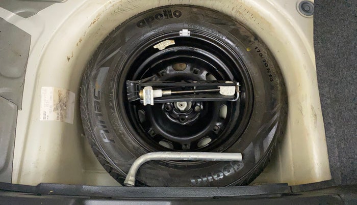 2014 Volkswagen Polo COMFORTLINE 1.2L, Petrol, Manual, 42,912 km, Spare Tyre