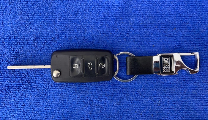 2014 Volkswagen Polo COMFORTLINE 1.2L, Petrol, Manual, 42,912 km, Key Close Up