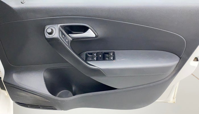 2014 Volkswagen Polo COMFORTLINE 1.2L, Petrol, Manual, 42,912 km, Driver Side Door Panels Control