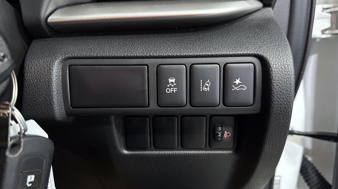 2024 Mitsubishi Eclipse Cross Es (2WD), Automatic, 23474 km, Utility Switches/Buttons