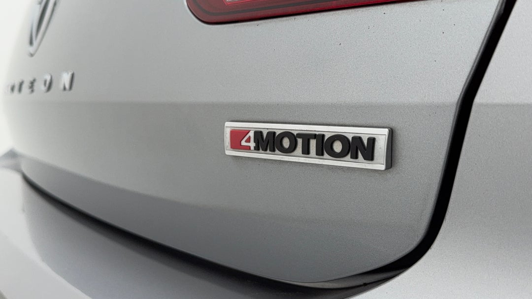 Badge (Boot Right Side)