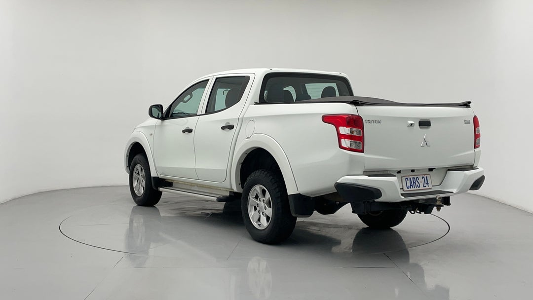 Left Back Diagonal (45- Degree) View