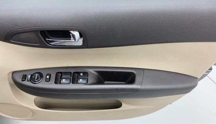 2012 Hyundai i20 ASTA 1.2, Petrol, Manual, 74,265 km, Driver Side Door Panels Control