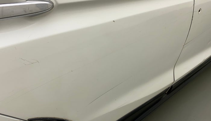 2017 Honda WR-V 1.2L I-VTEC VX MT, Petrol, Manual, 77,139 km, Right rear door - Minor scratches
