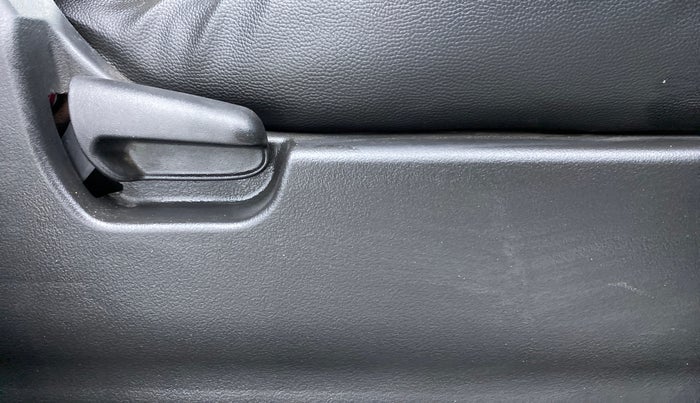2018 Maruti Wagon R 1.0 VXI, Petrol, Manual, 26,603 km, Driver Side Adjustment Panel