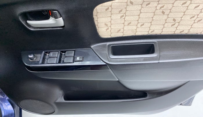 2018 Maruti Wagon R 1.0 VXI, Petrol, Manual, 26,603 km, Driver Side Door Panels Control