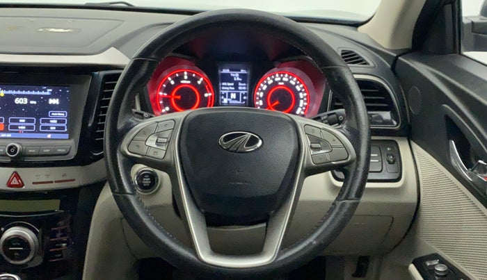 2019 Mahindra XUV300 W8 1.5 DIESEL, Diesel, Manual, 51,525 km, Steering Wheel Close Up