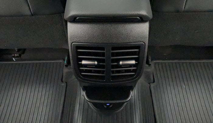 2020 Hyundai NEW I20 ASTA (O) 1.0 TURBO GDI DCT, Petrol, Automatic, 2,123 km, Rear AC Vents