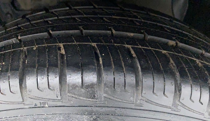 2017 Maruti Vitara Brezza VDI OPT, Diesel, Manual, 66,174 km, Left Front Tyre Tread