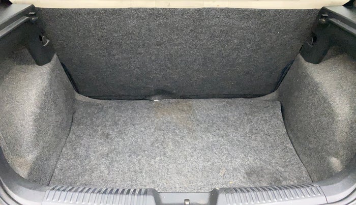 2011 Volkswagen Polo TRENDLINE 1.2L PETROL, Petrol, Manual, 63,435 km, Dicky (Boot door) - Parcel tray missing