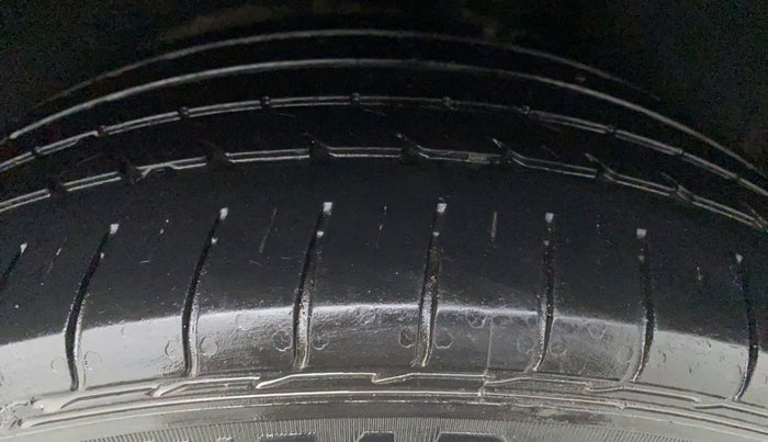 2016 Maruti Baleno ALPHA 1.2 K12, Petrol, Manual, 79,398 km, Right Front Tyre Tread