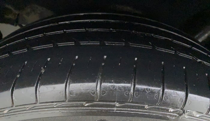 2016 Maruti Baleno ALPHA 1.2 K12, Petrol, Manual, 79,398 km, Right Rear Tyre Tread