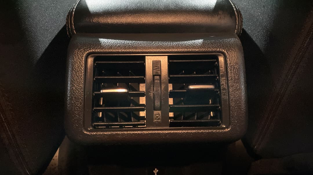 2018 Mitsubishi Outlander Es 7 Seat (2WD), Automatic, 117947 km, Rear A/C Vent