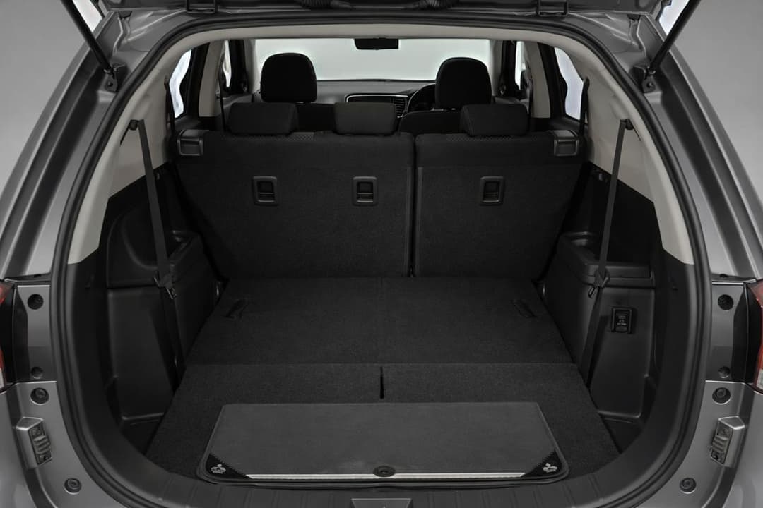 2018 Mitsubishi Outlander Es 7 Seat (2WD), Automatic, 117947 km, Boot Inside View