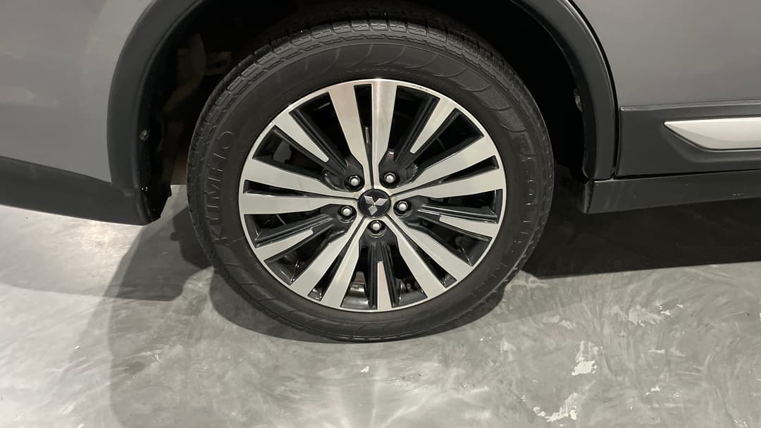 2018 Mitsubishi Outlander Es 7 Seat (2WD), Automatic, 117947 km, Right Rear Wheel