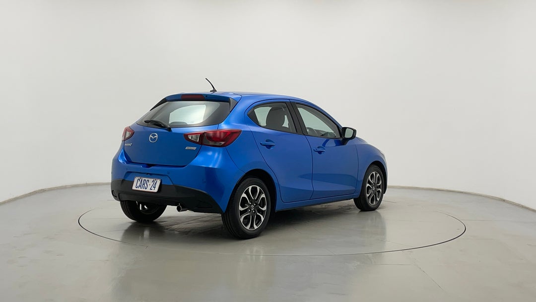 Right Back Diagonal (45- Degree) View