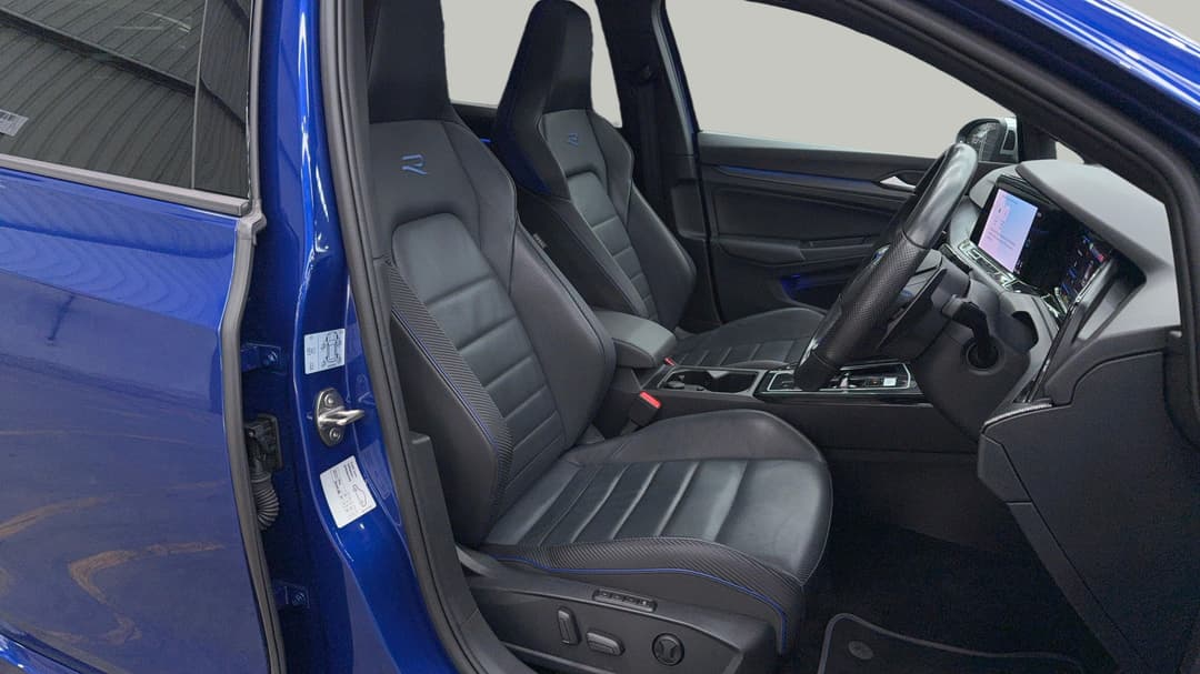 2024 Volkswagen Golf R 4motion, Automatic, 20389 km, Right Side Front Door Cabin View