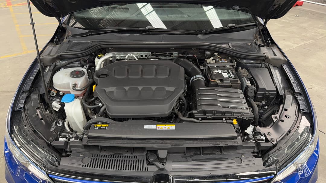 2024 Volkswagen Golf R 4motion, Automatic, 20389 km, Open Bonnet (Engine)