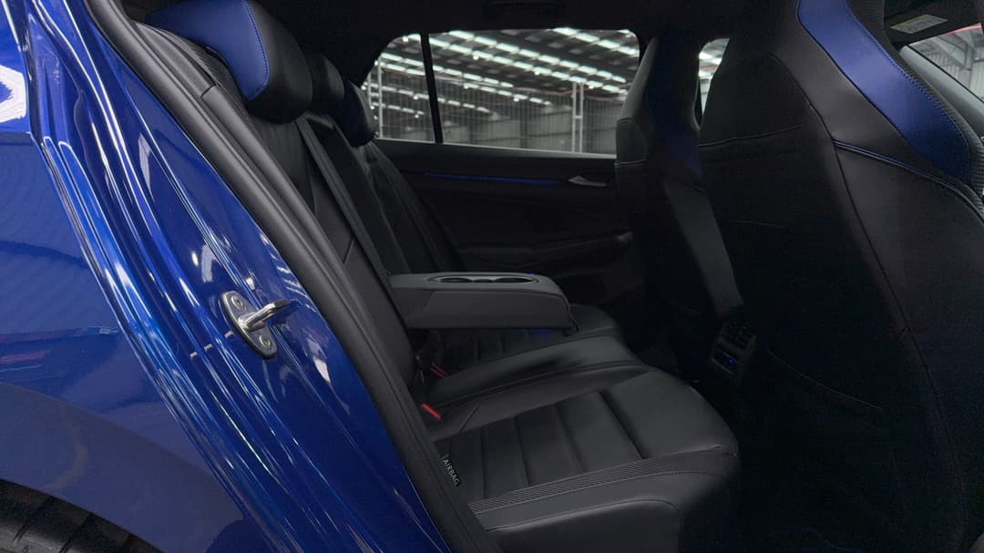 2024 Volkswagen Golf R 4motion, Automatic, 20389 km, Right Side Rear Door Cabin View