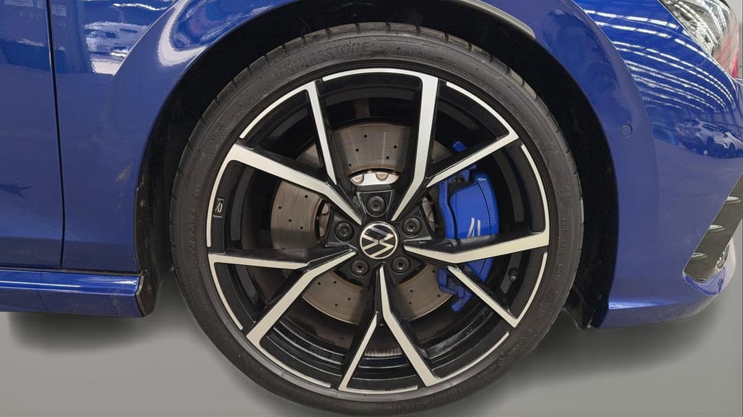 2024 Volkswagen Golf R 4motion, Automatic, 20389 km, Right Front Wheel