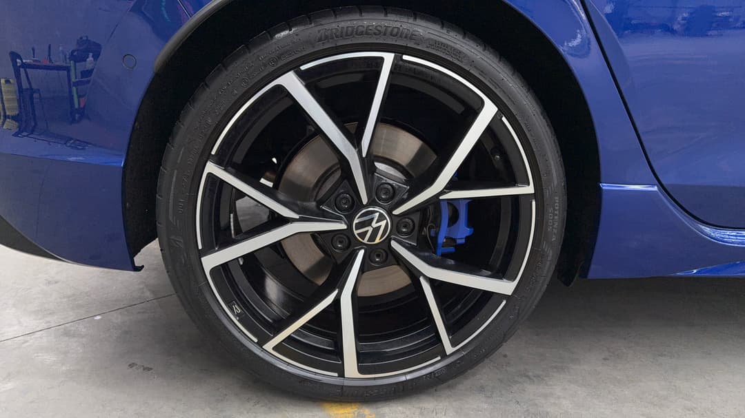 2024 Volkswagen Golf R 4motion, Automatic, 20389 km, Right Rear Wheel