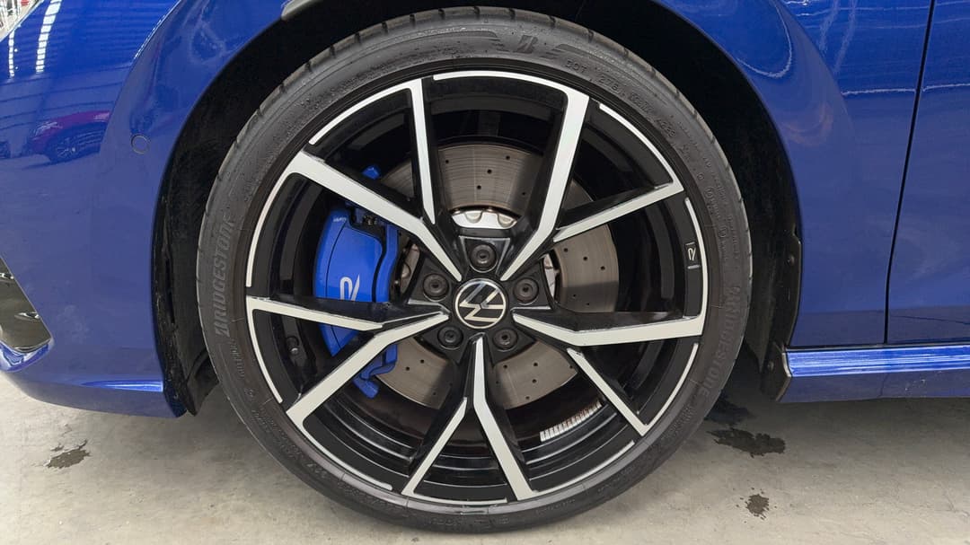 2024 Volkswagen Golf R 4motion, Automatic, 20389 km, Left Front Wheel