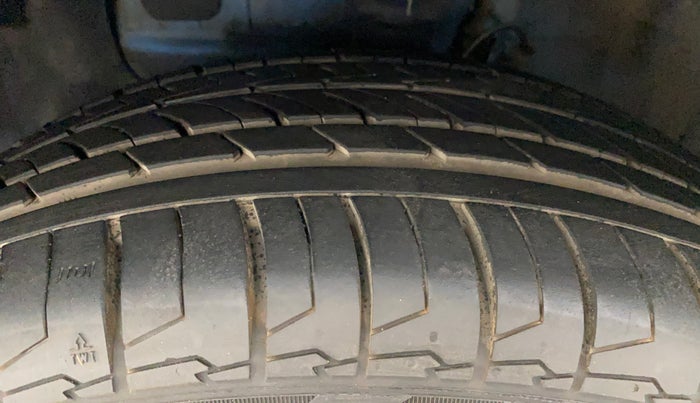 2017 Hyundai Elite i20 ASTA 1.4 CRDI, Diesel, Manual, 58,278 km, Left Front Tyre Tread