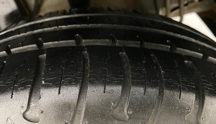 2015 Tata Bolt XM REVOTRON, Petrol, Manual, 28,477 km, Left Rear Tyre Tread