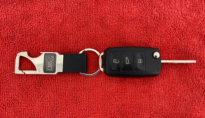 2016 Volkswagen Ameo HIGHLINE 1.2, Petrol, Manual, 30,715 km, Key Close Up