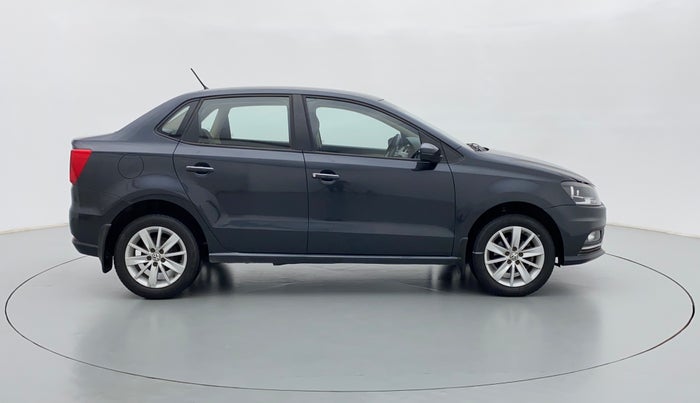 2016 Volkswagen Ameo HIGHLINE 1.2, Petrol, Manual, 30,715 km, Right Side