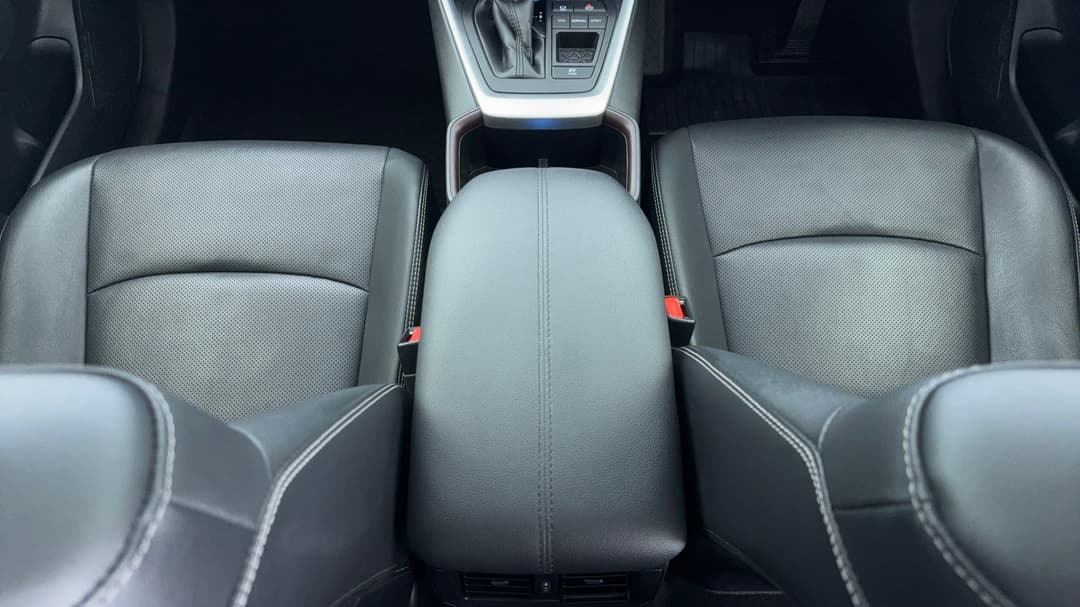 2023 Toyota RAV4 Cruiser (2WD) Hybrid, Automatic, 52071 km, Center Console
