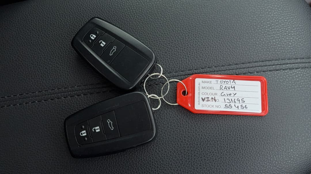 2023 Toyota RAV4 Cruiser (2WD) Hybrid, Automatic, 52071 km, Key Close-up