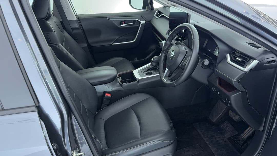 2023 Toyota RAV4 Cruiser (2WD) Hybrid, Automatic, 52071 km, Right Side Front Door Cabin View