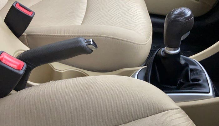 2014 Hyundai Verna FLUIDIC 1.4 VTVT CX, Petrol, Manual, 44,469 km, Gear Lever