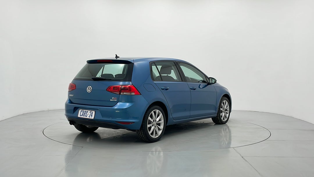 Right Back Diagonal (45- Degree) View