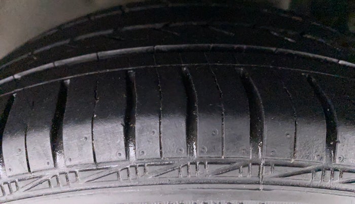 2011 Ford Figo 1.2 ZXI DURATEC, Petrol, Manual, 72,108 km, Left Rear Tyre Tread