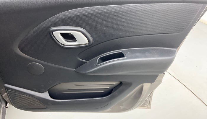 2018 Datsun Redi Go T (O), Petrol, Manual, 90,823 km, Driver Side Door Panels Control