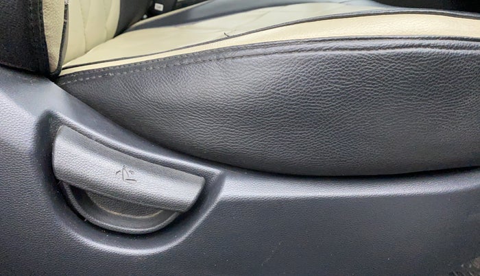 2015 Hyundai Grand i10 SPORTZ 1.2 KAPPA VTVT, Petrol, Manual, 75,390 km, Driver Side Adjustment Panel