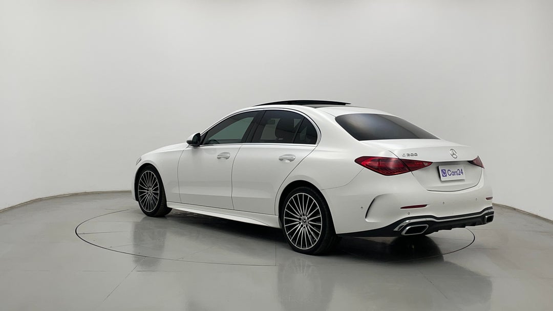 Left Back Diagonal (45- Degree) View