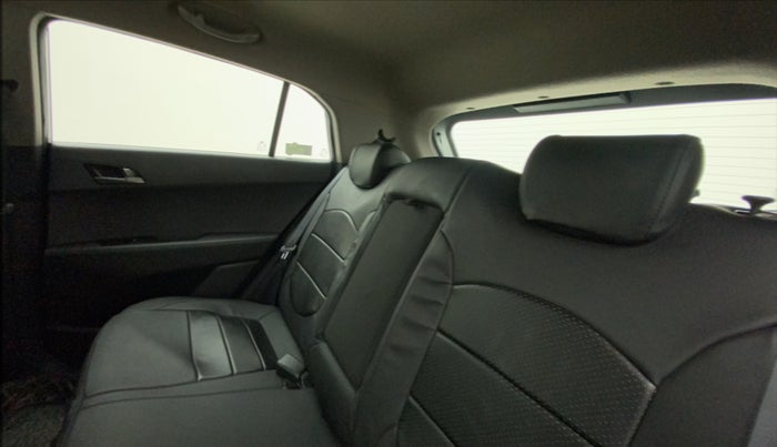 2016 Hyundai Creta SX PLUS 1.6 PETROL, Petrol, Manual, 14,146 km, Right Side Rear Door Cabin
