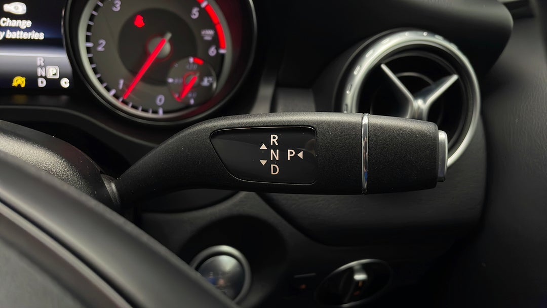 2016 Mercedes-benz GLA 200 D, Automatic, 82200 km, Gear Lever 