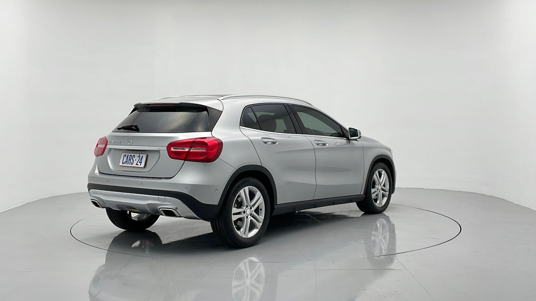 2016 Mercedes-benz GLA 200 D, Automatic, 82200 km, Right Back Diagonal (45- Degree) View