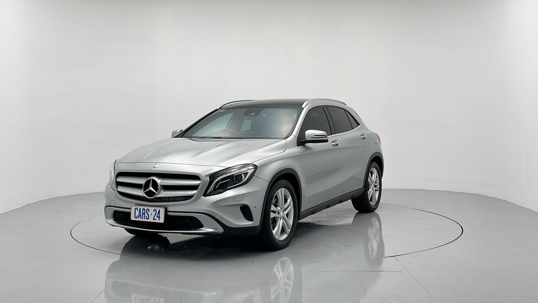 2016 Mercedes-benz GLA 200 D, Automatic, 82200 km, Left Front Diagonal (45- Degree) View