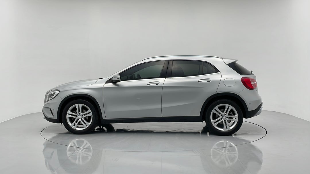 2016 Mercedes-benz GLA 200 D, Automatic, 82200 km, Left Side View