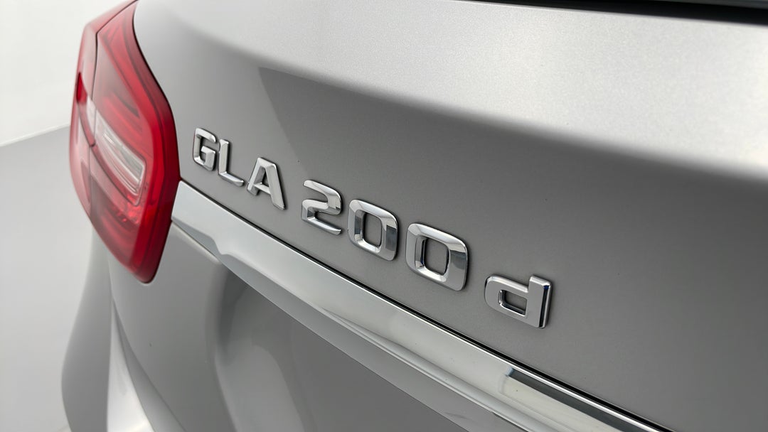 2016 Mercedes-benz GLA 200 D, Automatic, 82200 km, Badge (Boot Left Side)